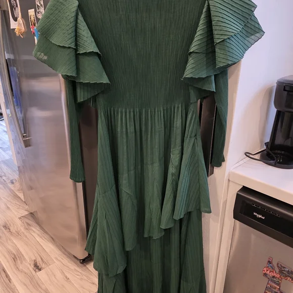 Elegant Green Long Sleeve Dress - Picture 5 of 5